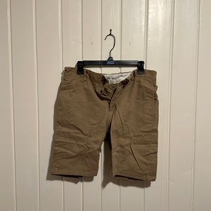 Mens Old Navy Ultimate Slim Built In Flex khaki shorts 32